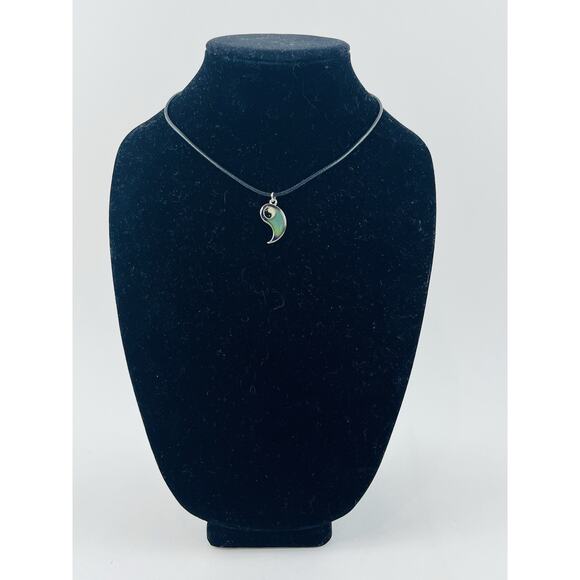 Claire’s Jewelry - Claire’s Green Blue Purple Pendant Mood Yin Yang Moon Choker Necklace Costume Ch